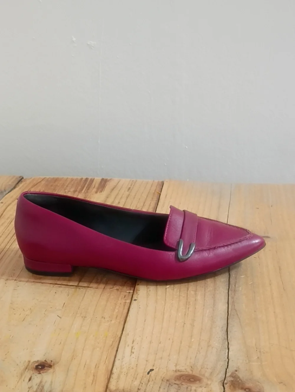 Clarks Red Leather Pointed Toe Slip On Flats Size 7
